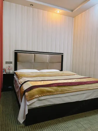 Nayong Changyu Hotel Отели рядом с достопримечательностью «Jiutian Cave Zongxi River Scenic Tourist Area»