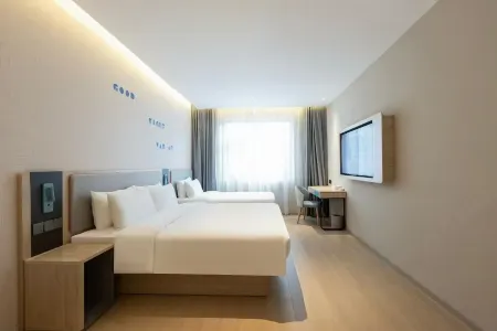 Homeinn Hotel (Yining Liuxing Street Jiefang Road)