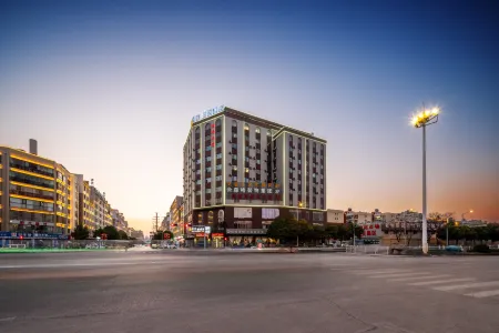 Qujing Qihui Intelligent Hotel (Qiqu Dreams Great World Branch) Отели рядом с достопримечательностью «Qujing Bund Cultural Tourism Scenic Area»