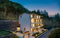 SHANGOUGOU · HERMIT | Parent-Child River Trekking · Zen-inspired Boutique Retreat (Anji Sky Land) Hotel di Langman Shanchuan Scenic Area