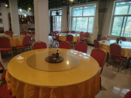 Pingshun Zhuoxin Hotel Отели в г. Пиншунь