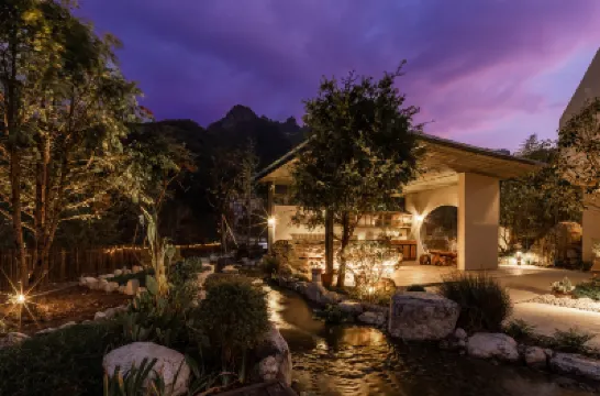 Zhangjiajie Wuyun Guanshan Yue Designer Homestay (Tianmen Mountain Cable Car Station) Các khách sạn gần Thiên Môn Sơn