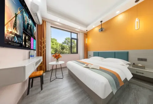 Anning Yujian Hotel (Wuyue Plaza)