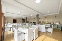 艾扉酒店（鐘鼓樓河西學院店） - 停車場