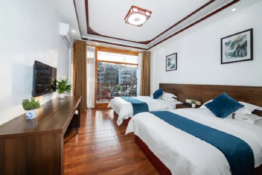 Tuojiang Yinxiang River-view Inn