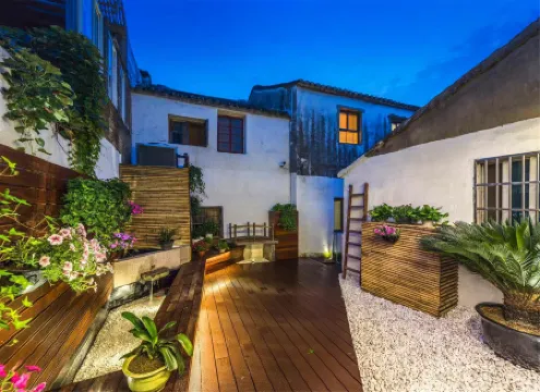 Qingyan Boutique Riverview Holiday Hotel