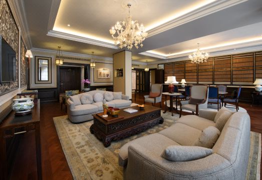 1. 이스턴 & 오리..