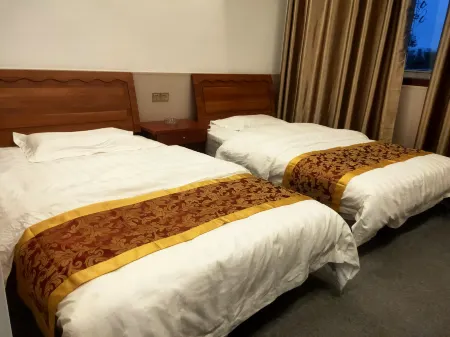 Longxian Jiaotong Hotel