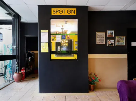 Spot on 89644 Retto Hotel