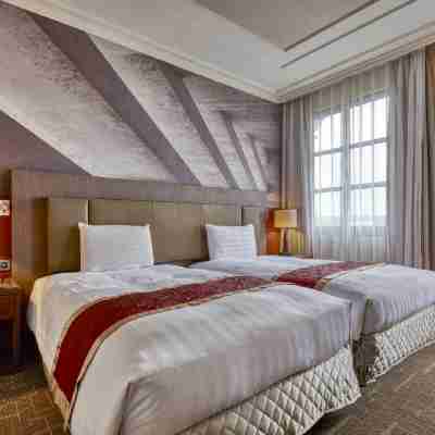 Golden Tulip Aesthetics Rooms