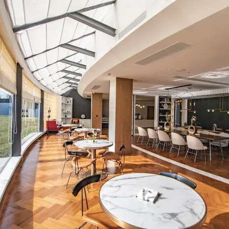 Ningbo qianhuju Yifan Hotel