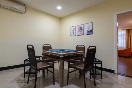 99 Chain Inn Zhuzhou Railway Station Отели рядом с достопримечательностью «Hunan Zhuzhou Vocational Education City Health School»