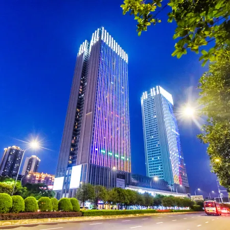 Laifu Image Smart Hotel (Chongqing North Railway Station North Square Branch) Отели рядом с достопримечательностью «Чунцинская школа Лика (Колледж Золотого Детского Университета)»