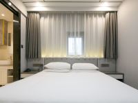 星程酒店(杭州新天地店) - 高级大床房