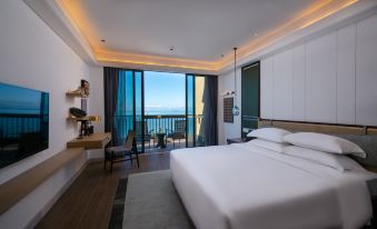 Golden Phoenix Sea View Hotel
