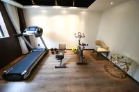 Kunyi Moonlight Hotel (Lanzhou East market Weather Bureau subway station store)