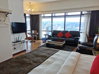 Times Service Suites @ Times Square Hotel in zona Starmart Express