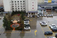 Qingcheng Hotel - parking