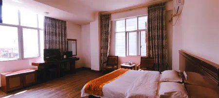 Yuanhe Hotel (Nanxun Zhenxing South Road) Отели рядом с достопримечательностью «Nanjian Tulin»
