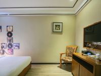 985酒店(重庆观音桥步行街店) - 特价舒适大床房