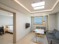 Jeju Centralpark Residence Hotels near Samda Park