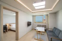 Jeju Centralpark Residence Hoteles cerca de Nuwemaru Street (Pedestrian Shopping Street)