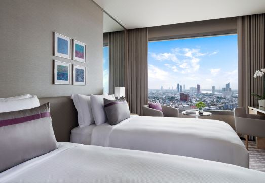 아바니 + 리버사이드 방콕 호텔