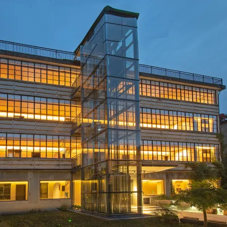 Fanghua Hotel