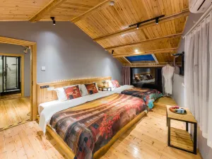 Huasao·1949 Designer Parent-Child Vacation Type Smart Homestay (Nanjing Yunshuiyao Waterwheel Store）