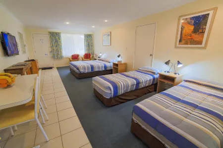 Emu Point Motel Отели в г. Эму Пойнт