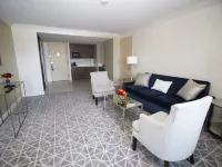 Hilton Los Angeles-Universal City Hotels near Universal City