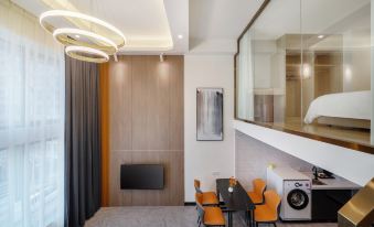 Xidishu Boutique Hotel Apartment (Shenzhen Gongming Square Metro Station Daqili Branch)