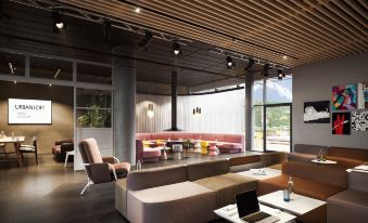 2. Urban Lo..