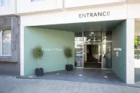 Hotel2Stay Hotel dekat Claes Claeszoon Hofje