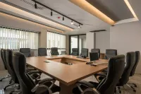 Hyperion City Hotel & Spa - Business