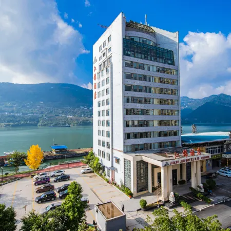 Yunyang Jiangjin Hotel
