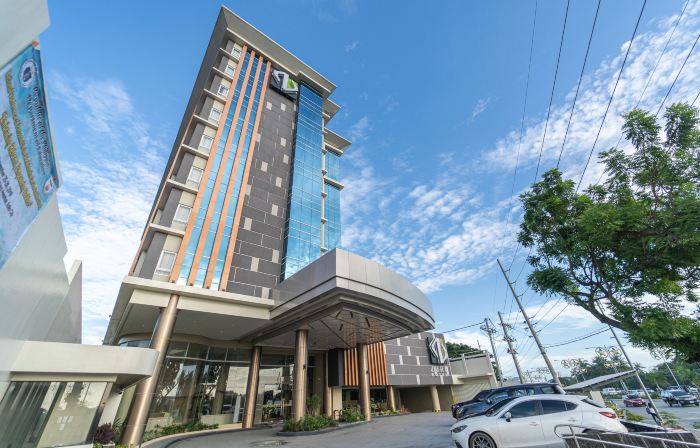 Zuri Hotel