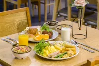 โรงแรมชินชินวิลด์คัพ - พร้อมอาหารเช้า