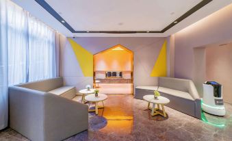 Homeinn Selected Hotel (Shanghai Daning International Circus Subway Station)