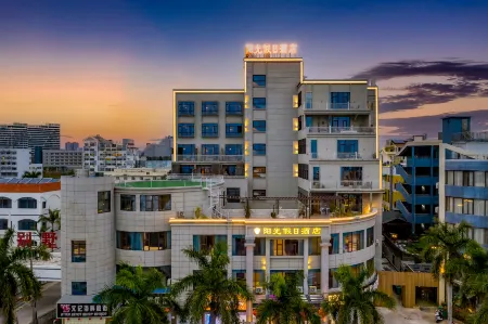 Sunshine Holiday Hotel（Beihai Silver Beach Beach Park） Отели рядом с достопримечательностью «Guilin University of Electronic Technology Beihai Campus»