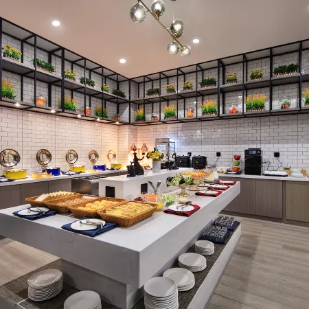 Ease Hotel (Jingmen Wanda Plaza Smart store)