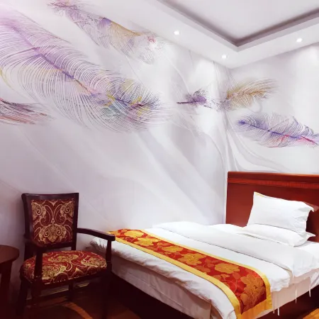 Luoping Bixiang Express Hotel