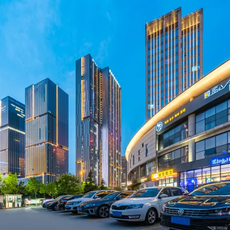 Weilan Xinshe Hotel (Shilaoren Beach Miaoling Road Subway Station)