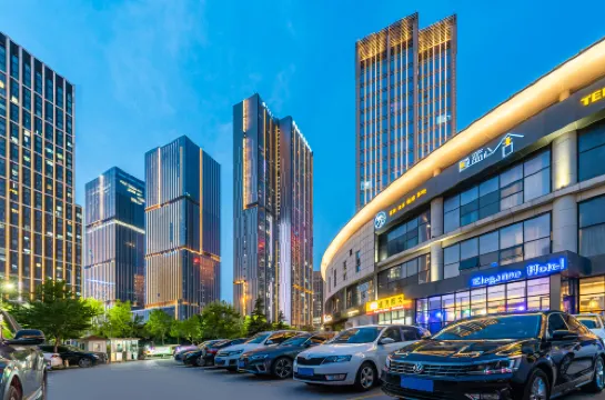 Weilan Xinshe Hotel (Shilaoren Beach Miaoling Road Subway Station)