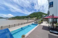 Sea sunrise · Langtaosha · Seaview Holiday Home - Beach