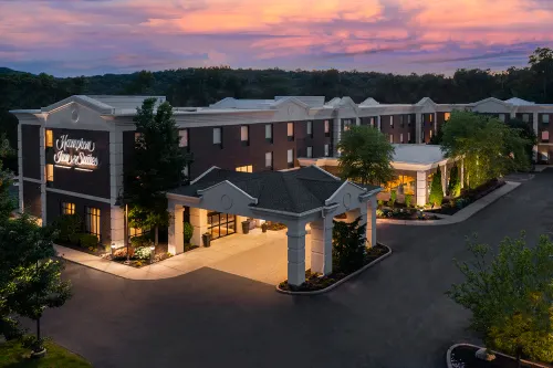 Hampton Inn & Suites Hartford/Farmington Hotels in Avon