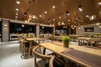 The GiorgioMorandi Hotels F (Qufu's Temple and Cemetery of Confucius and Kong Family Mansion)