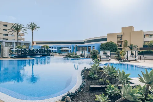 Iberostar Waves Gaviotas Park Hotels in Esquinzo