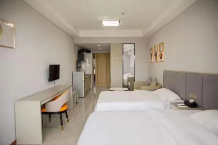 Modern Light Luxury Apartment (Tianlu International Plaza Branch)