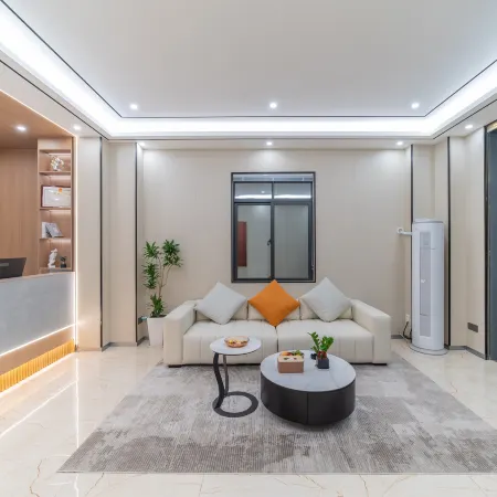 Qinyuan Apartment (Zhanjiang High-speed Railway West Station Branch)